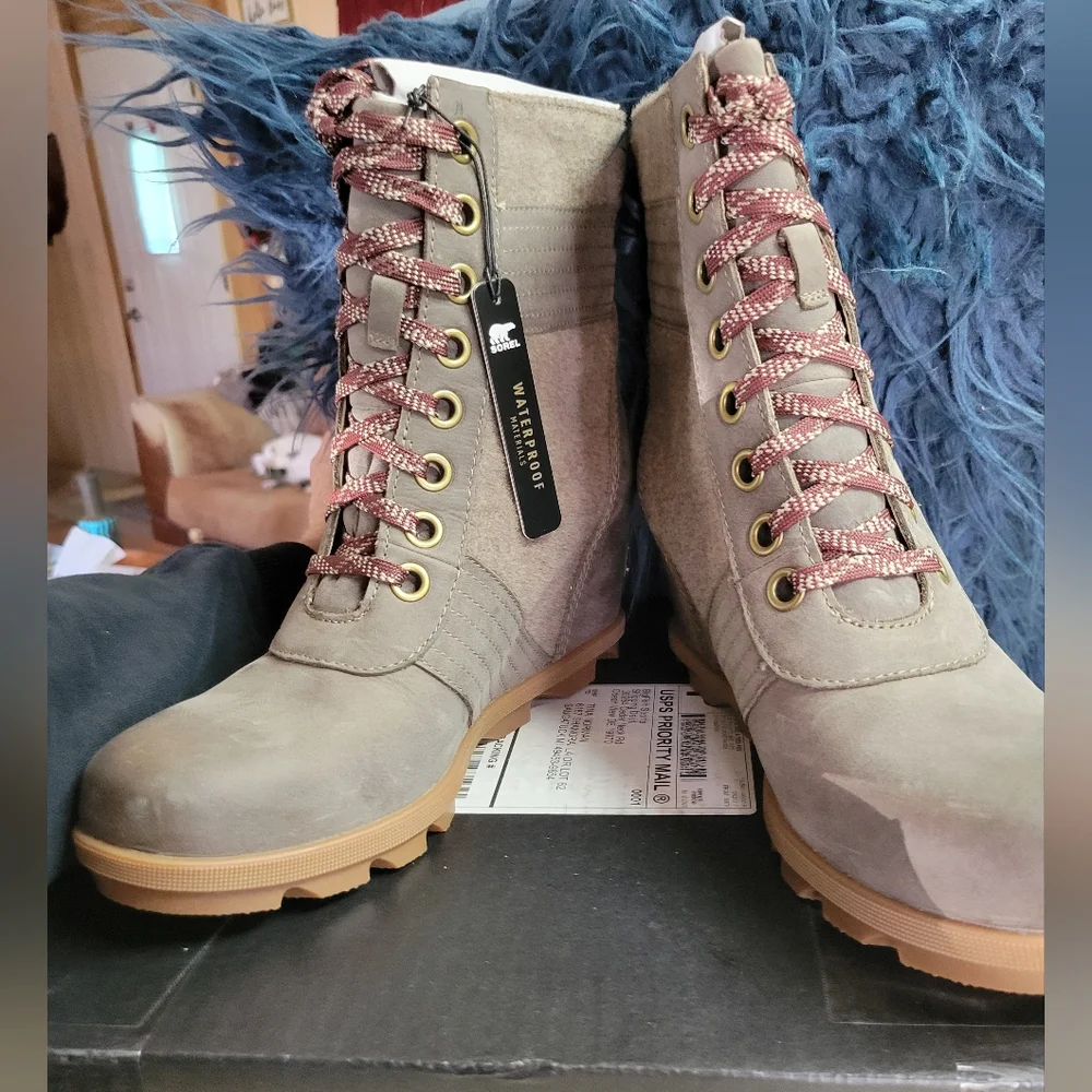 Sorel Lexie Wedge womens size  9.5 booties-khaki